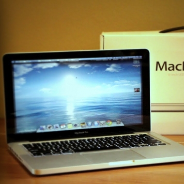 Macbook pro не светится...