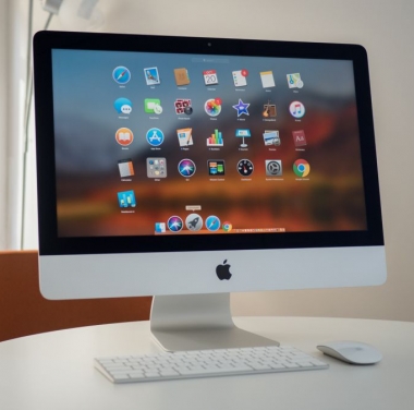 У imac 27, гаснет экран