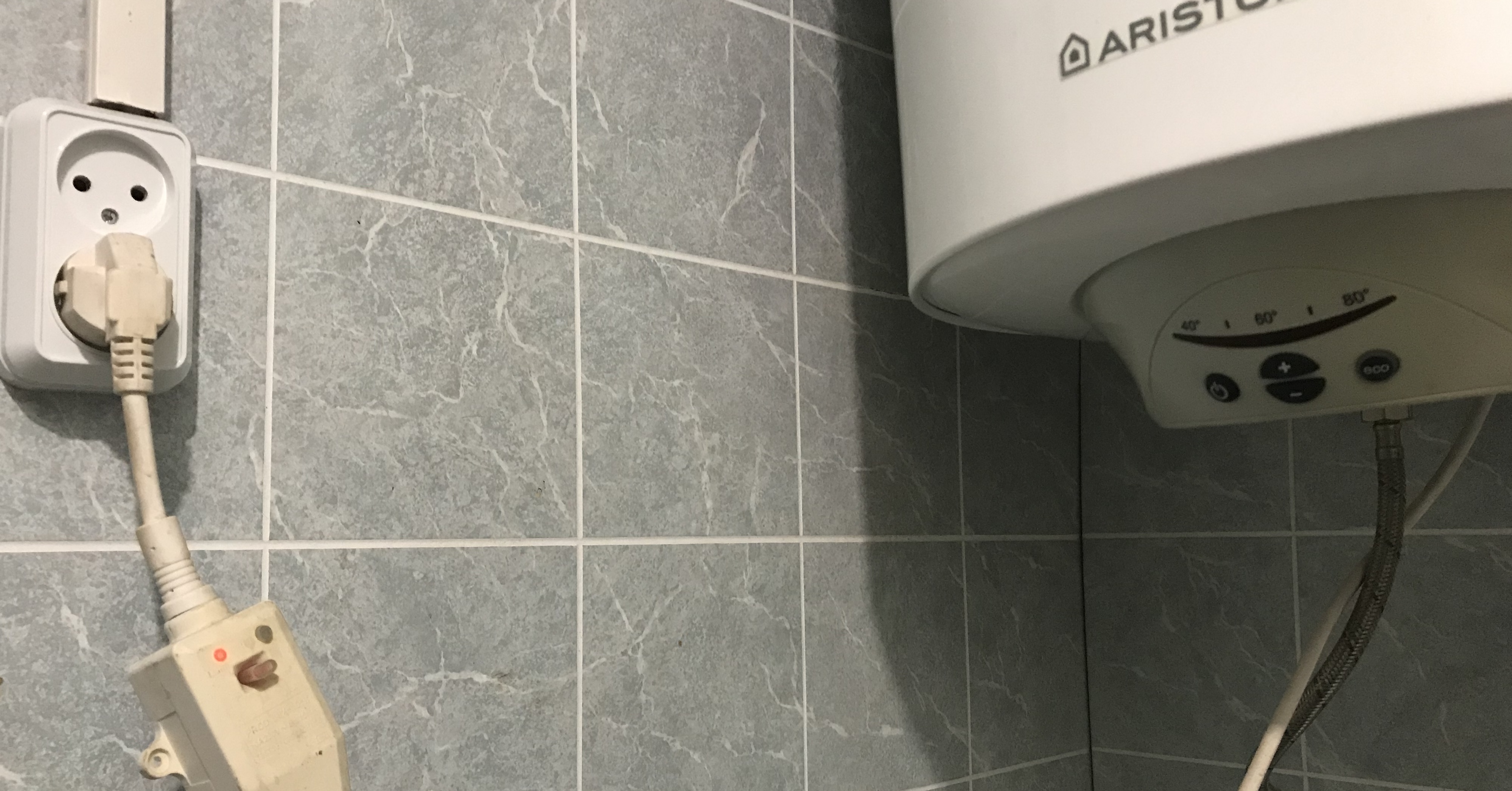 У водонагревателя не...