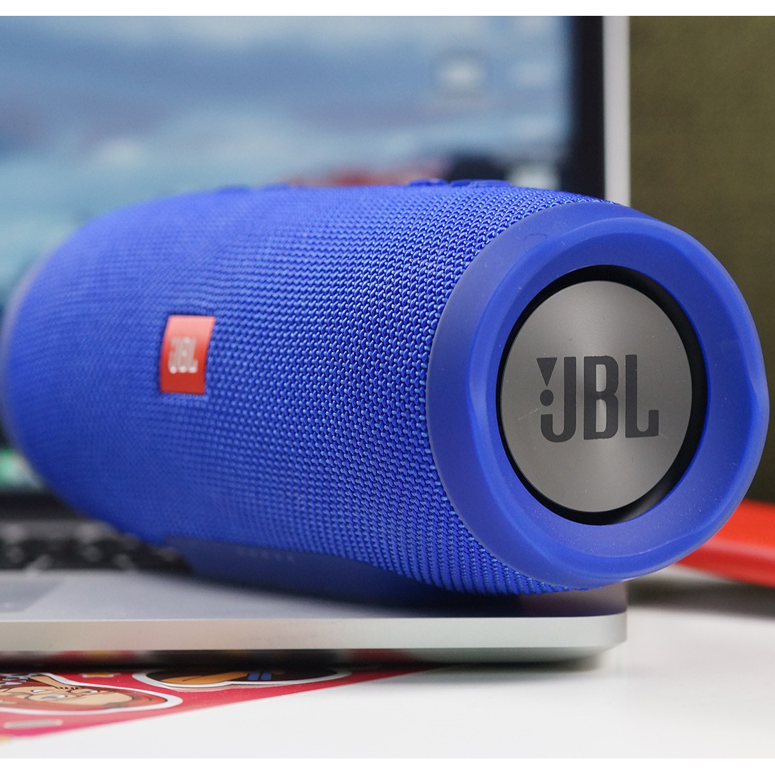Колонка jbl charge 4 сама...