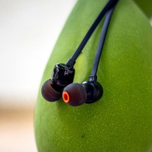 Наушники jbl...