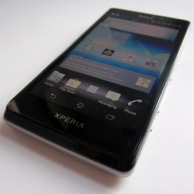 Телефон sony xperia t3 сам...
